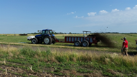 Calibrating a manure spreader